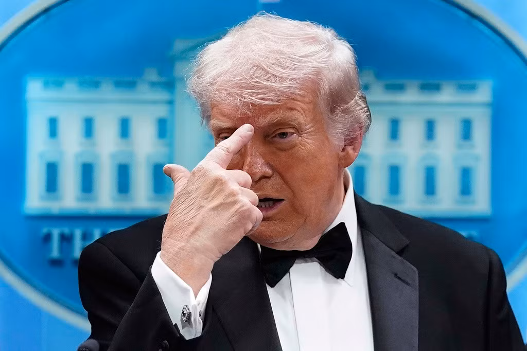 Tổng thống Donald Trump trong cuộc họp báo khẩn cấp sau sự cố an ninh tại tiệc tối của Hiệp hội Phóng viên Nhà Trắng (Ảnh: AP)